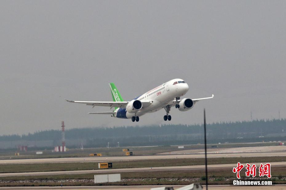 国产大飞机C919首飞成功起飞(组图)