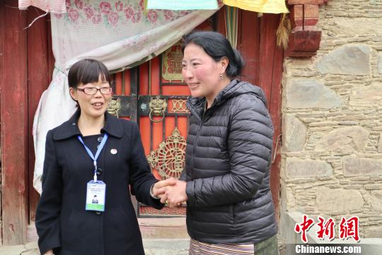 坚守“世界高城”13年46岁女员工成唯一“不变的兵”