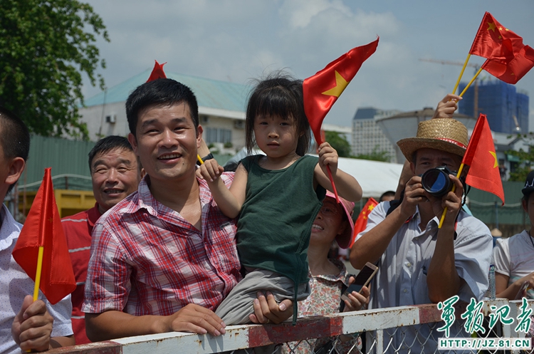 中国海军远航访问编队抵达越南胡志明市访问