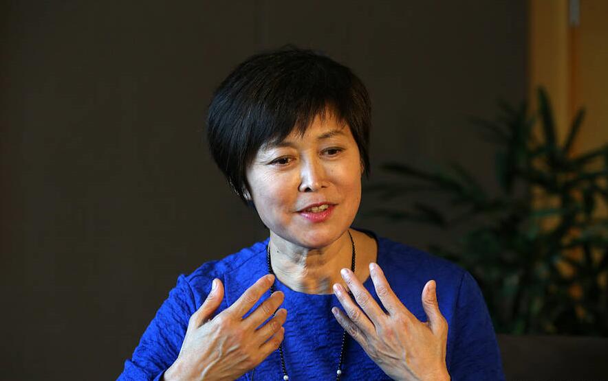 名嘴重聚水均益24岁女儿与敬一丹康辉同框026