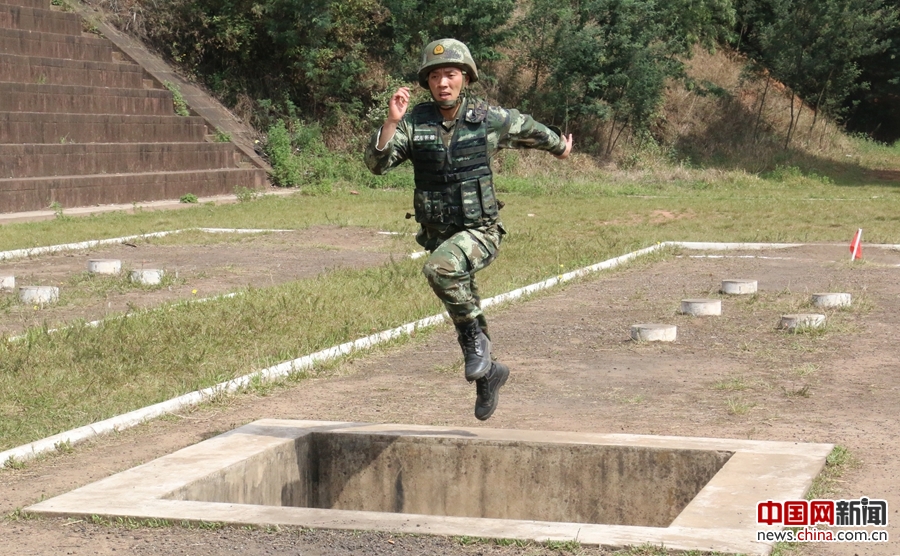 武警昆明市支队组织2017年度首届反恐比武竞赛