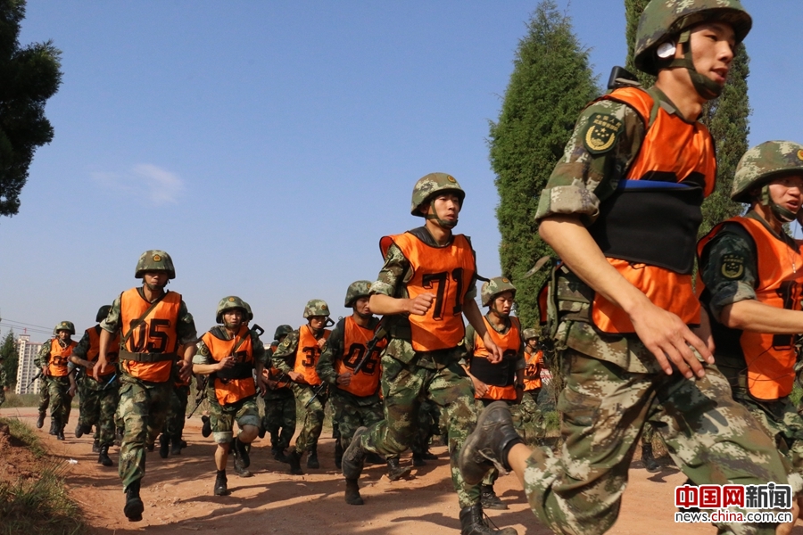 武警昆明市支队组织2017年度首届反恐比武竞赛