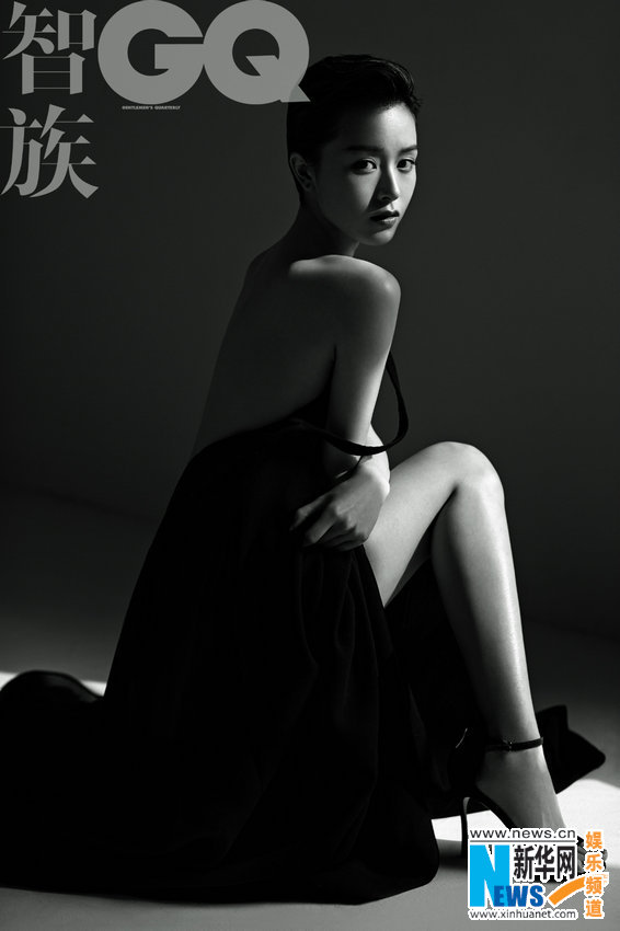 组图：文咏珊大片曝光 洒脱帅气演绎时尚中性风