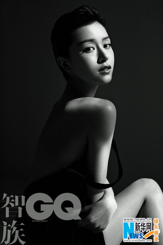 组图：文咏珊大片曝光 洒脱帅气演绎时尚中性风