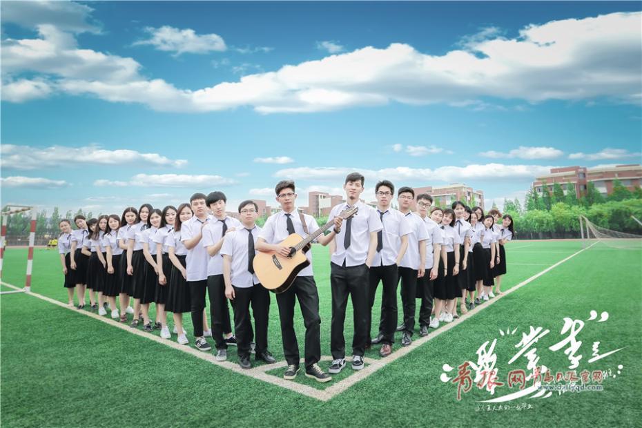 画风萌爆 青岛高校大学生航拍创意毕业照(组图)