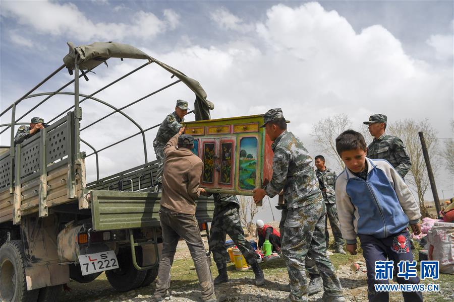 （社会）（3）南疆军区某边防团驰援新疆塔什库尔干县地震灾区