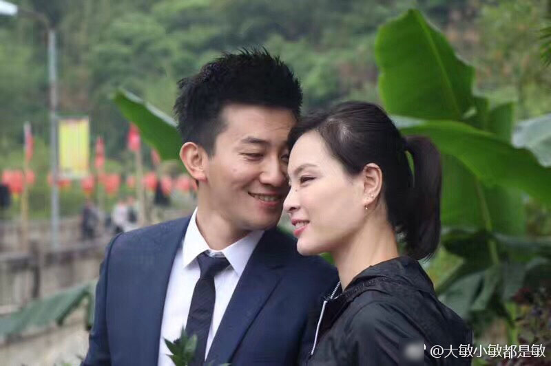结束8年恋爱长跑!吴敏霞含泪接受张效诚求婚( 02 / 15 )