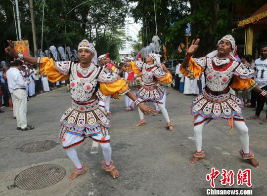 斯里兰卡举行中国佛门泰斗本焕长老真身舍利巡游庆典