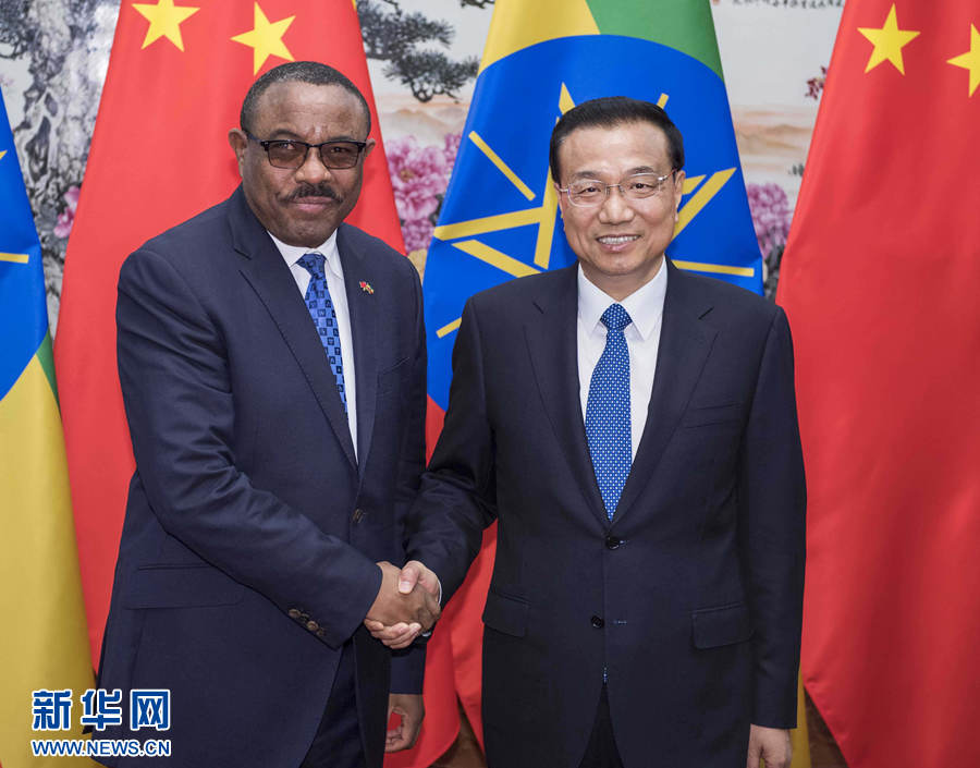 5月12日，國務院總理李克強在北京人民大會堂會見來華出席“一帶一路”國際合作高峰論壇的衣索比亞總理海爾馬利亞姆。 新華社記者 李濤攝