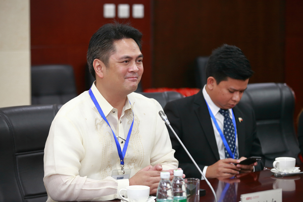 菲律宾总统府新闻部长谈中菲媒体合作及'一带一路'倡议