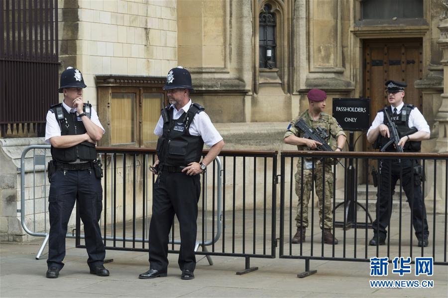 英国将恐怖威胁级别上调至“危急”