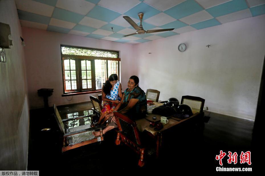 斯里兰卡洪灾致上百万人受灾 169人死亡