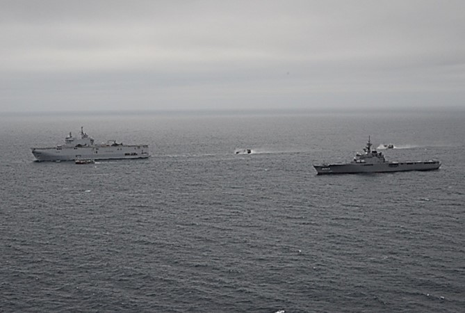 美日英法举行首次联合军演 剑指何方？