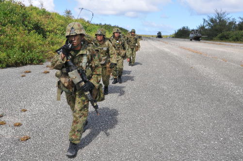 美日英法举行首次联合军演 剑指何方？