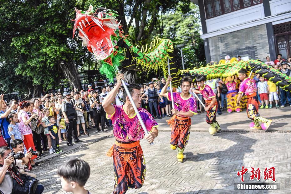 全国各地庆祝端午节各种活动精彩纷呈0213