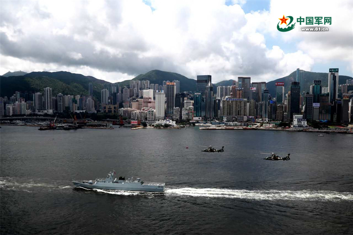 壯觀！駐香港部隊舉行海空聯合巡邏行動
