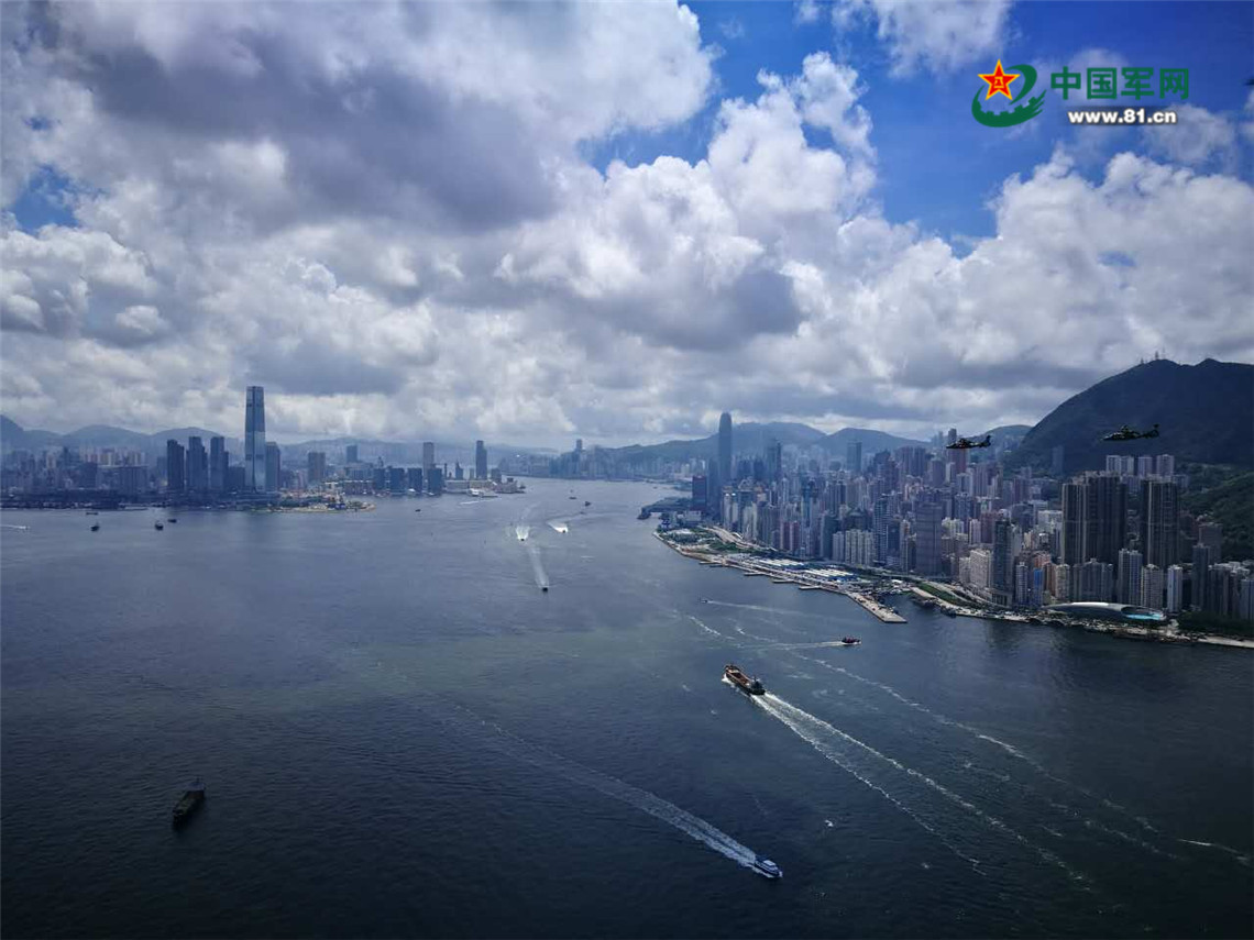 壯觀！駐香港部隊舉行海空聯合巡邏行動