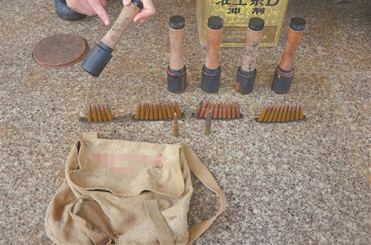 广西老人过世留军火吓坏儿子共5枚手榴弹37发子弹