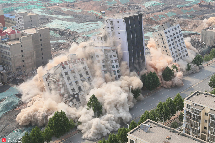场面壮观！郑州552公斤炸药爆破6栋高楼