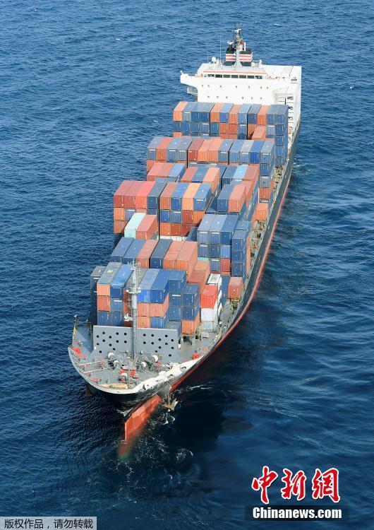 报道说，事发后，日本海上保安厅派出搜救队伍，并与美军方面一起对此次撞船事故具体情况进行进一步确认。目前尚无菲律宾籍货船上人员受伤的消息，事发两艘船只暂无漏油情况以及沉船风险。