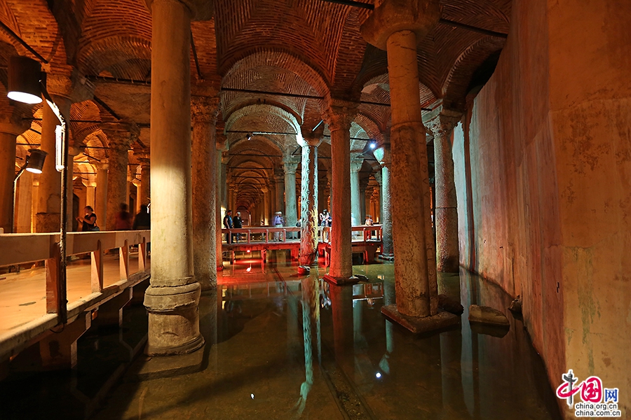 地下水宫由东罗马皇帝查士丁尼下令修建