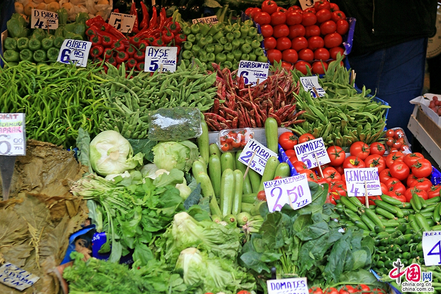 香料集市的蔬菜摊