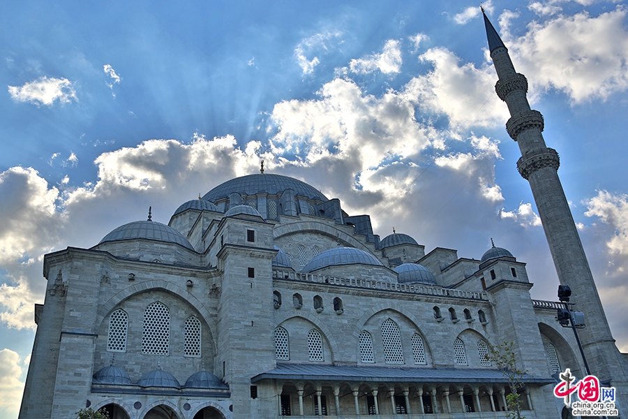苏莱曼清真寺建于奥斯曼帝国鼎盛时期