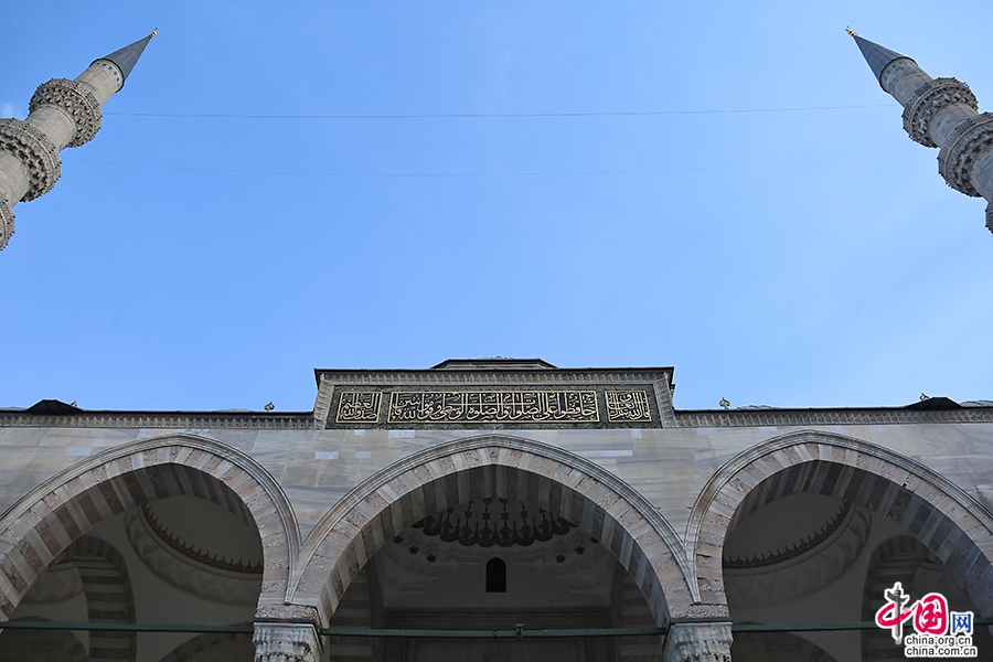 苏莱曼清真寺的对称设计
