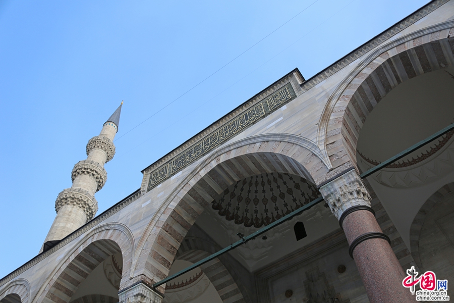蘇萊曼清真寺主體建築四角各有一根宣禮塔