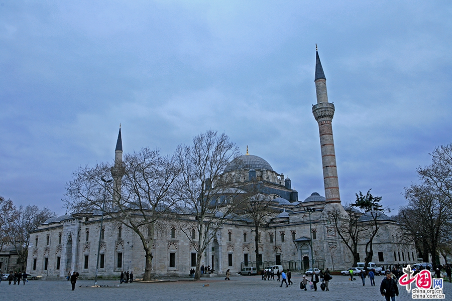 巴耶塞特清真寺由奥斯曼帝国苏丹巴耶塞特二世下令修建