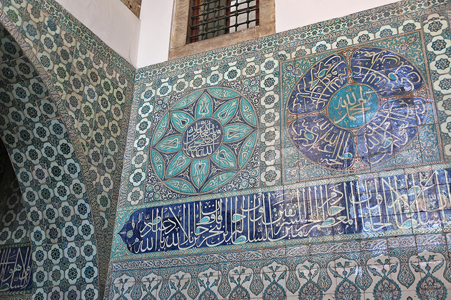 马车之门的伊斯兰花纹装饰