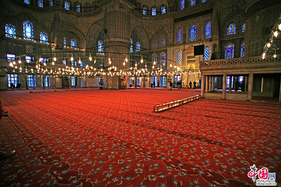 蓝色清真寺的红色地毯