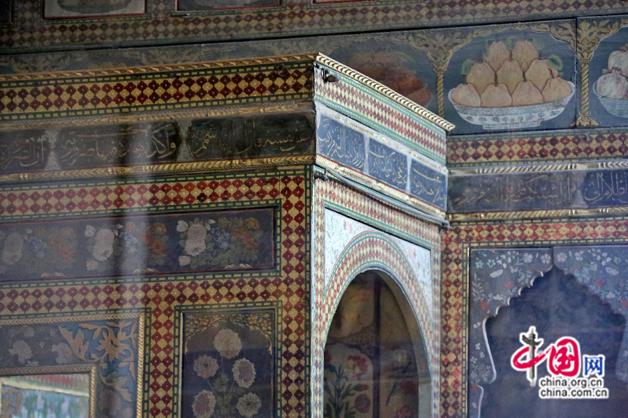 艾哈迈德三世私人宫殿餐厅镶有彩绘墙板