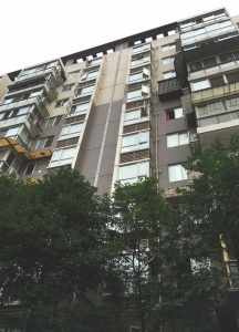 成都连发3起儿童坠楼 提醒家长及时排查家中隐患 成都连发3起儿童坠楼 提醒家长及时排查家中隐患