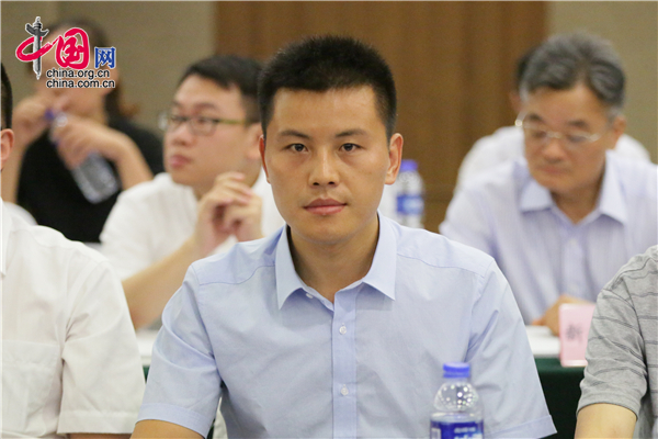 中国科技产业化促进会标准化工作组副组长、标准联合咨询中心主任卢成绪