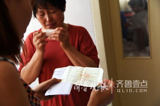 为给母亲治病，家里准备将李智超考入高中时为大学存下的学费取出垫付医药费。