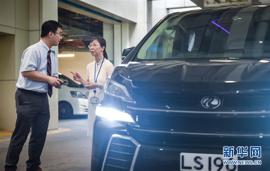 （香港回归二十周年·图片故事）（7）两座城，一颗心——香港医生的深港故事