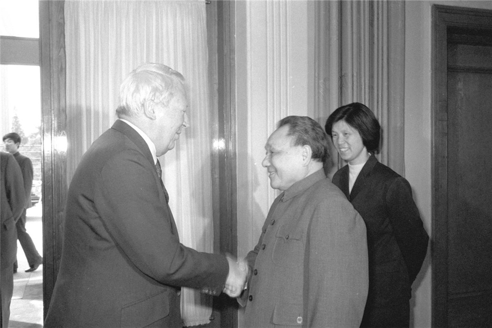 邓小平会见英国前首相爱德华•希思