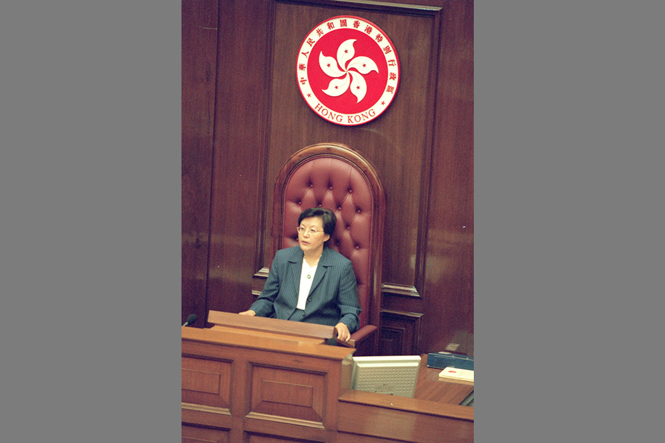 香港特区首届立法会主席范徐丽泰