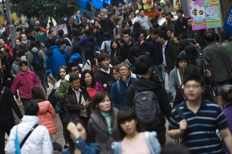 香港铜锣湾拥挤的人流