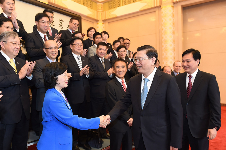 张德江在北京人民大会堂会见以党主席叶刘淑仪女士为团长的香港新民党访京团全体成员