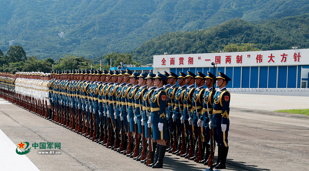 中国人民解放军驻香港部队接受检阅( 6 / 20 )