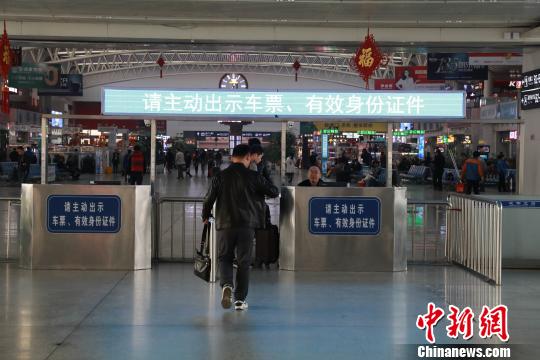 从7月1日开始，沈阳铁路局正式实施暑期列车运行图。图为沈阳北站（资料图）。　沈殿成　摄