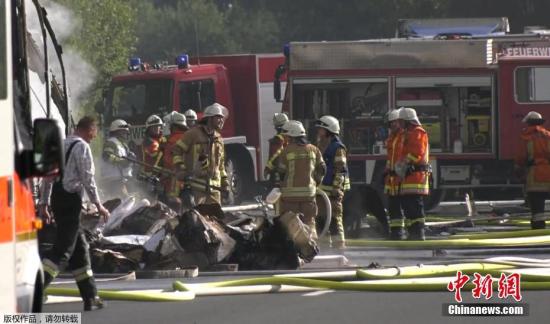 一名警方发言人斯塔特表示，车辆已经完全被毁，失踪的17人能够生还的希望“渺茫”。