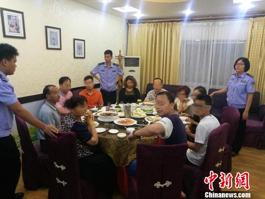 “传销老总”组织新人洗脑被“一锅端”22名骨干被刑拘