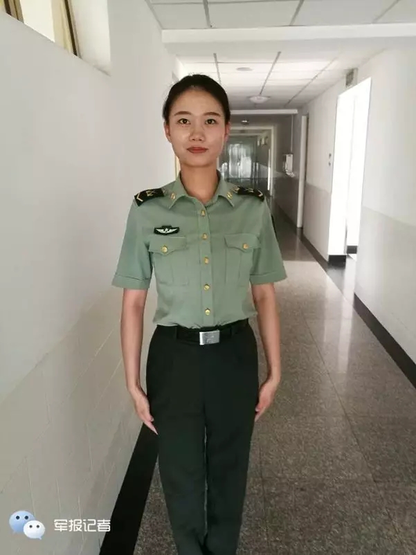 仪仗女兵刘刘微博图片