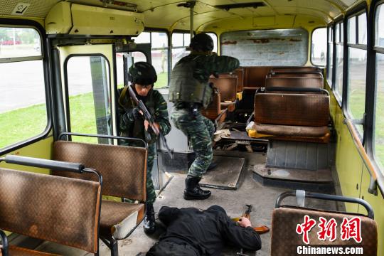 中白“联合盾牌—2017”联合反恐训练圆满结束