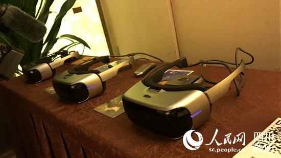 运用互联网科技和VR/AR等技术进行大熊猫景区的智能体验升级和衍生品商业开发。（图片由成都大熊猫繁育研究基地提供）