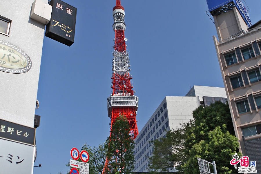 東京塔的顏色為紅白相間