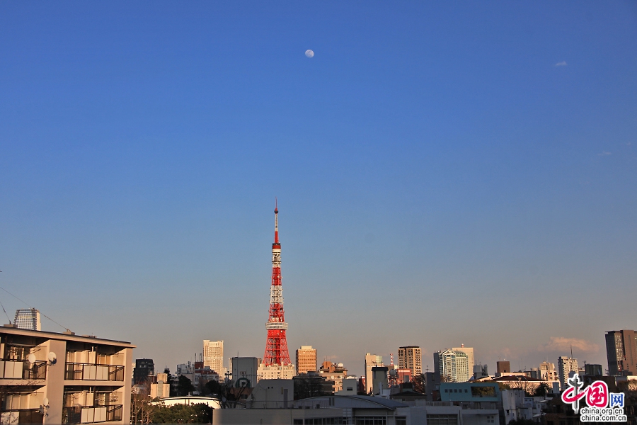 东京塔出现在市区的大街小区